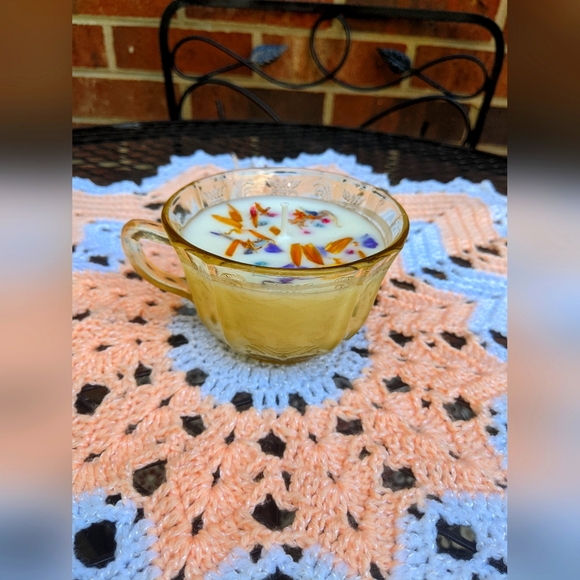 Wild-Flower Teacup Candle - Picture 1 of 2